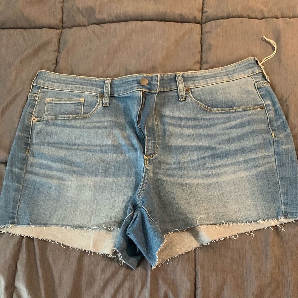 Womens high rise midi shorts